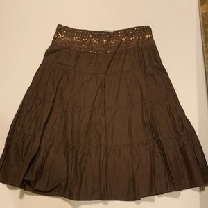 JUNIOR’S AEROPOSTALE BROWN A-LINE SKIRT W/ SEQUINS.